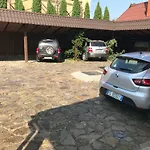 Casa de hóspedes Adonis 4*