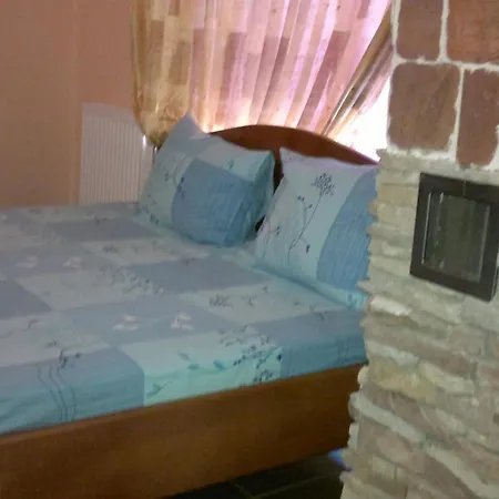 Konukevi Adonis Ujgorod